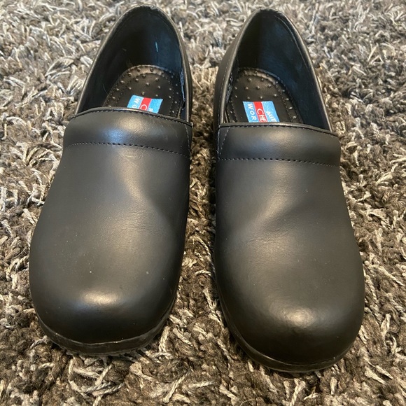 Cherokee Nursing Clogs - Picture 4 of 6